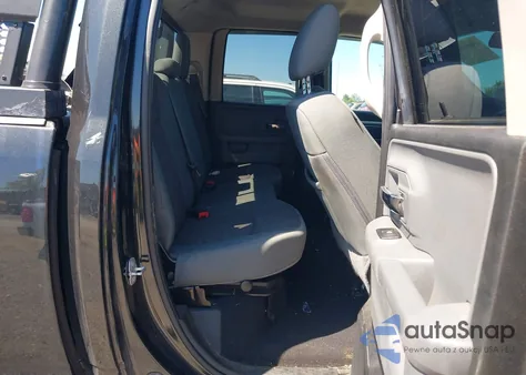 2018 Ram 1500 Big Horn 4X4 6'4 Box z USA, uszkodzony, nr VIN 1C6RR7GG6JS224945